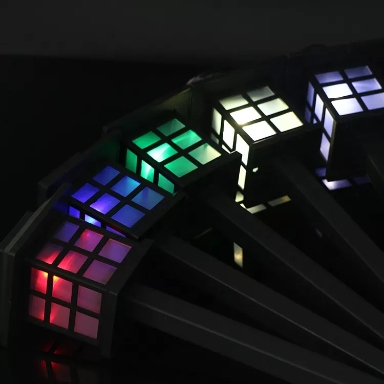 House-shaped solar lawn light — product information 11