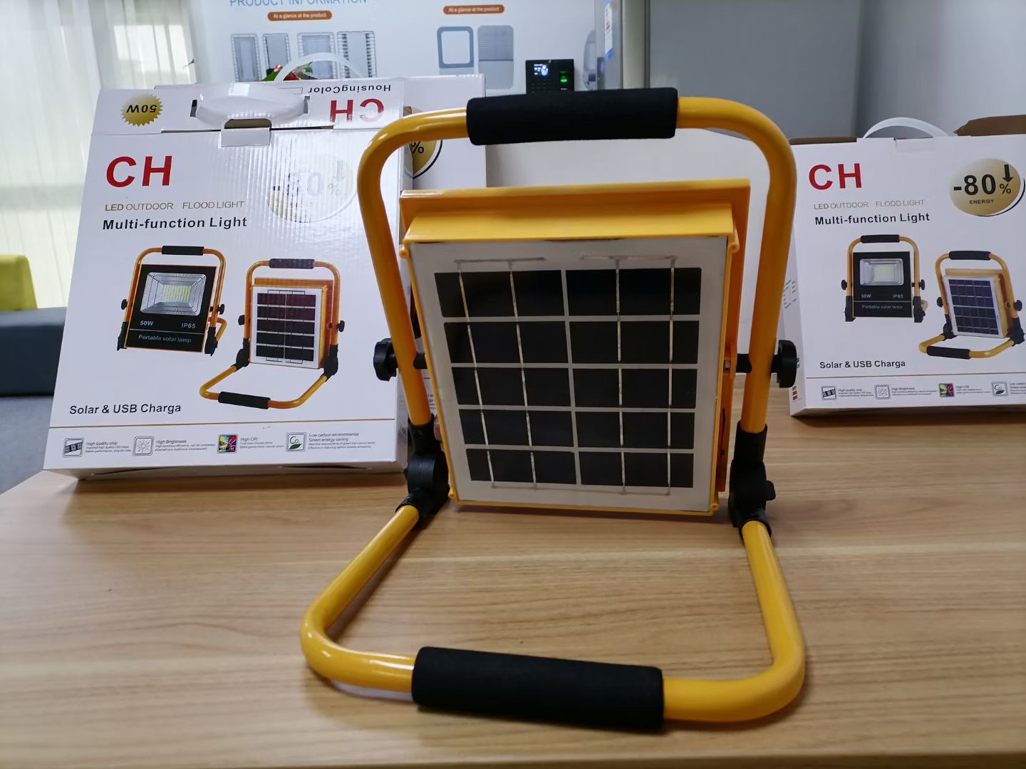 Portable solar work floodlight — product information 14