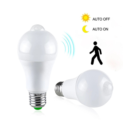 Automatic Light Lamp LED Bulb with PIR Motion Sensor and 80 Ra Color Rendering Index