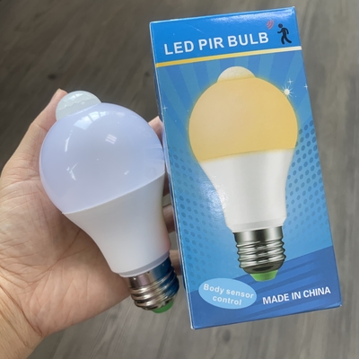 Automatic Light Lamp LED Bulb with PIR Motion Sensor and 80 Ra Color Rendering Index