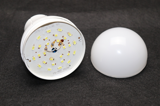 Long-lasting 15w Led Emergency Bulb Light with 10 Hours Emergency Time Private Mould